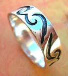Christmas jewelry gift shopping wholesale shop. Wind designed, thick band, sterling silver ring 